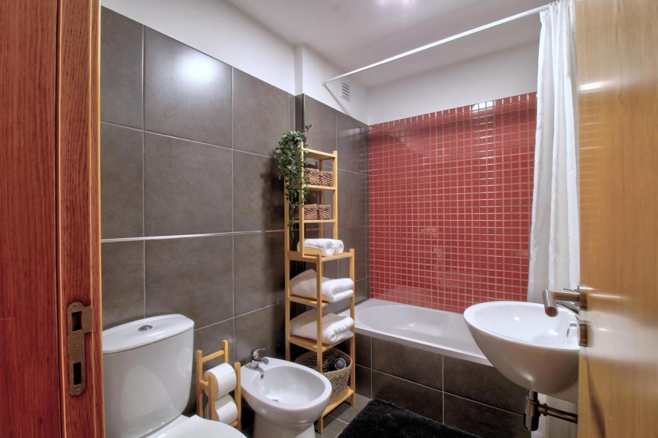 Spacious Terrace, Swimming Pool, Private Parking Olhão Buitenkant foto