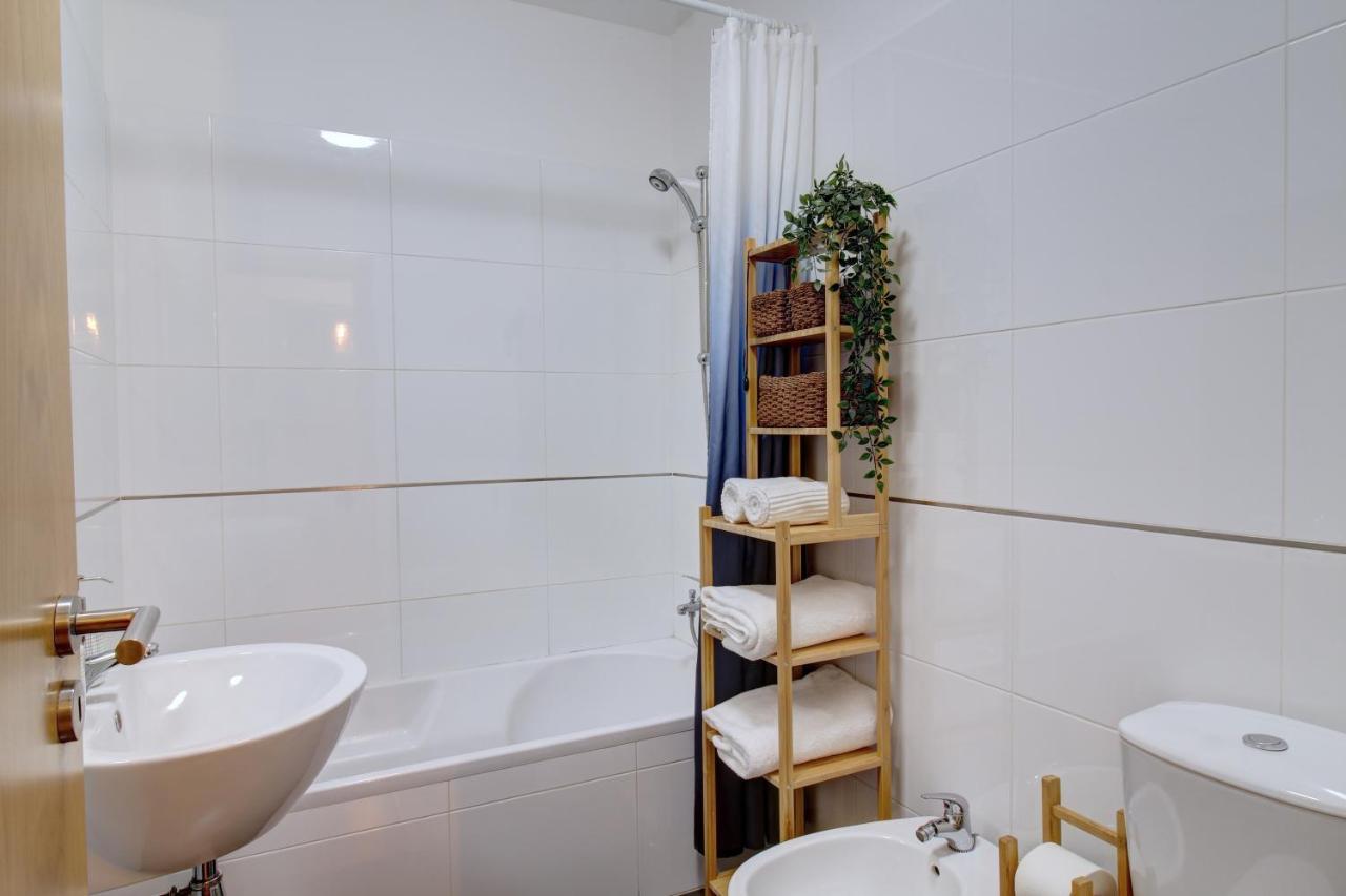 Spacious Terrace, Swimming Pool, Private Parking Olhão Buitenkant foto